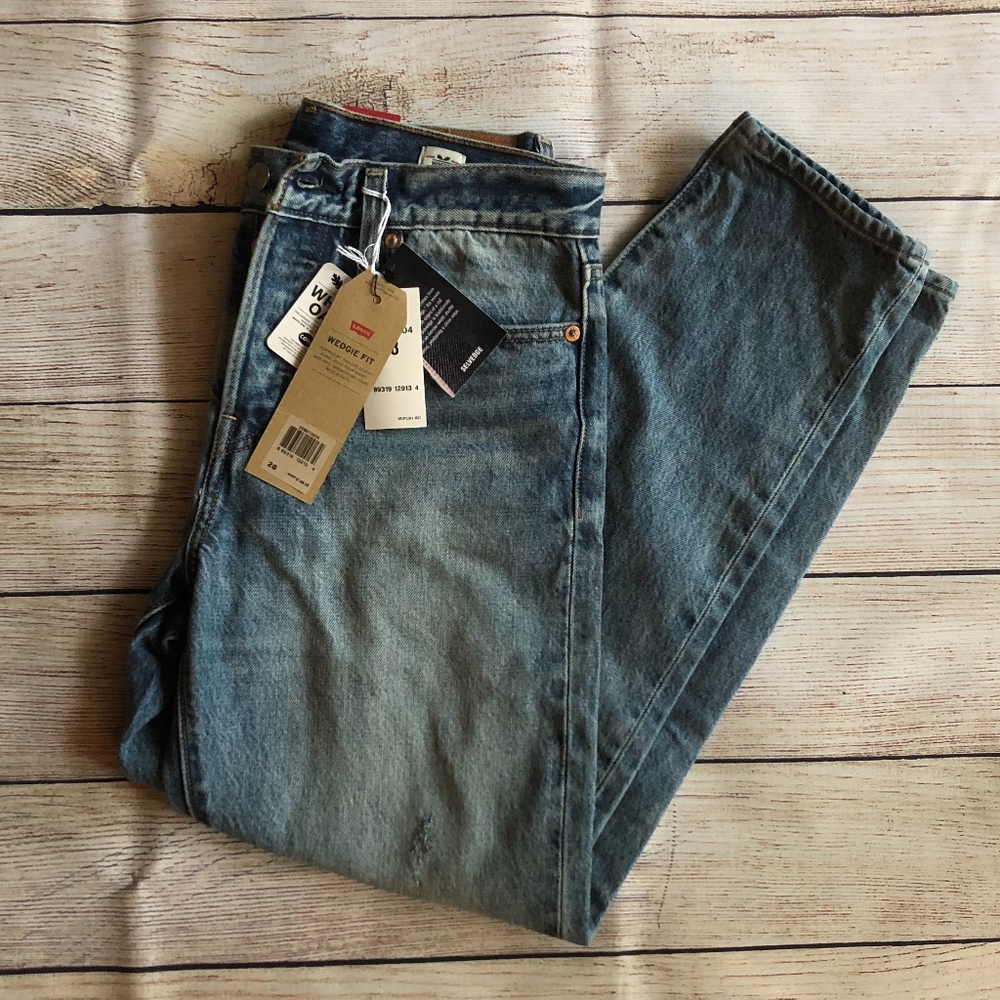 Levi White Oak Cone Wedgie Fit Denim